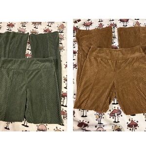 Bundle of 2 No Boundaries Women’s Flared Leggings - Green and Brown Size Medium
